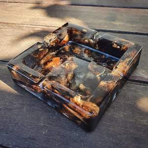 Cendrier en bois et résine fait main de qualité supérieure, accessoire de fumeur élégant et haut de gamme - Product Image 4