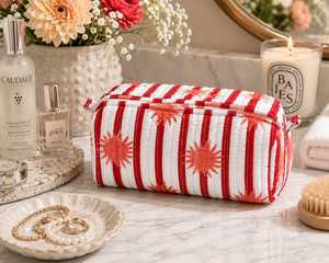 กระเป๋าเครื่องสำอางผ้าฝ้ายกันน้ำรักษ์โลกจาก Veer Handicrafts พร้อมซิปปิด หูหิ้วนุ่ม ขนาดกลาง เหมาะสำหรับการเดินทาง ตกแต่งพู่ห้อย - Product Image 4