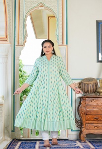 Kurta Anarkali de Rayón para Mujer, Talla Grande, Verde, Estampado Ikat, Cuello Mandarín, Mangas Tres Cuartos, Cómoda para Uso Diario - Product Image 1