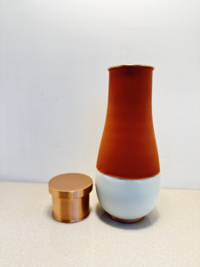 Jarra de Cobre Puro Premium con Bloques de Color, Jarra de Terracota Mate Naranja y Azul Pastel, Recipiente de Lujo para Bebidas, Artículos Metálicos para el Bienestar - Product Image 6