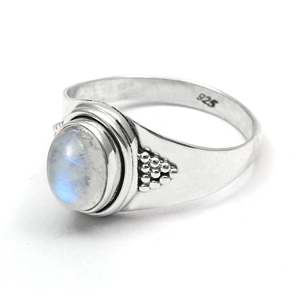Simple Design Rainbow Moonstone Gemstone <b>Ring</b> In 925 <b>Sterling</b> <b>Silver</b> Bezel <b>Set</b> Oval Cut Gemstone Boho <b>Ring</b> At Reasonable Price - Product Image 4