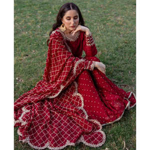 Hermoso conjunto de salwar kameez de poliéster para fiesta, top y sharara con bordado y dupatta. - Product Image 1