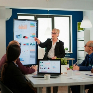 UNIVENTURE : Systèmes de présentation professionnelles pour les concepteurs et des cadres de narration visuelle avancés pour la croissance - Product Image 4