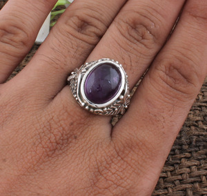 Bague en Améthyste Naturelle Argent Sterling 925 Pierre de Naissance de Février Bijou en Pierre Précieuse Violet Profond Coupe Brillante Classique Sertissage Clos - Product Image 5