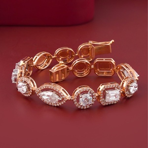 สร้อยข้อมือเทนนิสโรสโกลด์ 14K ประดับเพชรทรงลูกแพร์เจียระไนหลายเหลี่ยม 7.62 กะรัต เพชรเลี้ยงในห้องปฏิบัติการ ชุบโรเดียม รับรองโดย IGI - Product Image 2