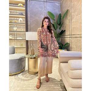 ชุดเซ็ตพิมพ์ลายดิจิทัลสวยงามสำหรับงานปาร์ตี้ เอวสูง ดีไซน์ทันสมัย - Product Image 5