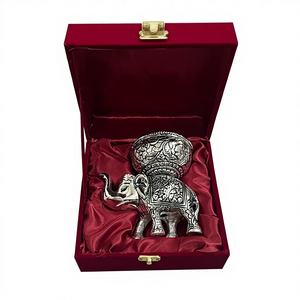 Diya de Elefante de Plata Alemana Hecha a Mano de Lujo Jaipurios con Caja de Regalo Roja de Terciopelo, Set Decorativo para Acción de Gracias - Product Image 1