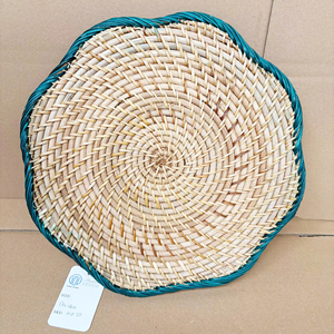 New scalloped rattan <b>placemat</b> design, OEM/ODM options, made in Vietnam, factory wholesale price, top-selling tableware. - Product Image 1