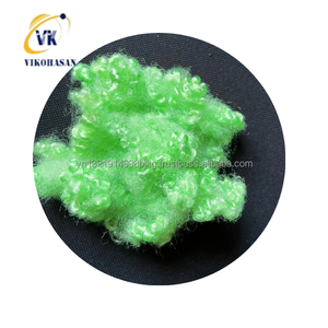 Venta caliente 15D64mm HCS poliéster reciclado blanco grapa Siliconized ignífugo hueco material de relleno conjugado económico - Product Image 1