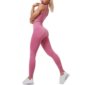 Ensemble de sport rose pour femme : soutien-gorge anti-transpiration à bretelles croisées et leggings taille haute sans couture, maintien moyen, en maille, pour entraînement et yoga - Product Image 4