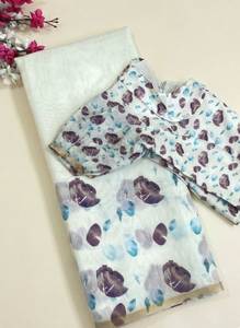 Sari de lino suave con un hermoso estampado floral digital en toda la prenda, combinado con una blusa con estampado floral digital. - Product Image 3