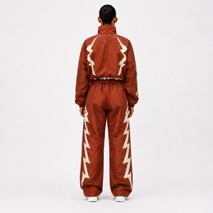 Survêtement de sport complet en nylon noir avec veste et pantalon de jogging pour l'entraînement physique, la course à pied, la salle de sport et les activités de plein air - Product Image 2
