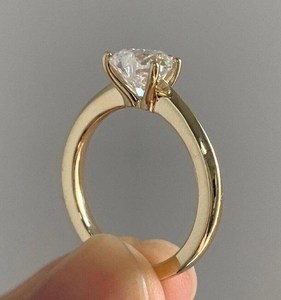 Bague de fiançailles en diamant de laboratoire taille cœur 1 carat, or jaune 10K, solitaire, plaqué rhodium, classique, pour femme, certifiée IGI - Product Image 4