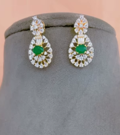 Conjunto de Collar y Aretes de Zirconia Chapados en Oro de la Mejor Calidad, Estilo Clásico para Bodas y Fiestas, para Mujer - Product Image 2