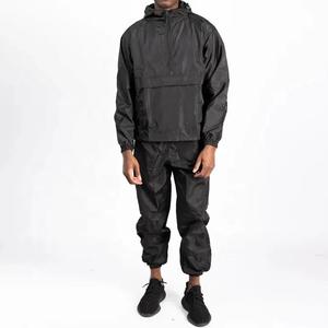 Conjunto de Chándal Cortavientos con Capucha Personalizado Unisex para Invierno, Estilo Urbano, con Diseño Estampado Sólido - Product Image 5