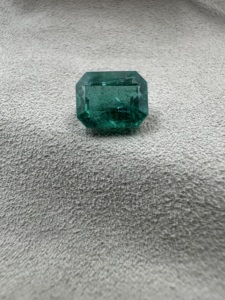 มรกตธรรมชาติทรงเหลี่ยมสีเขียวสำหรับทำเครื่องประดับ - Product Image 3