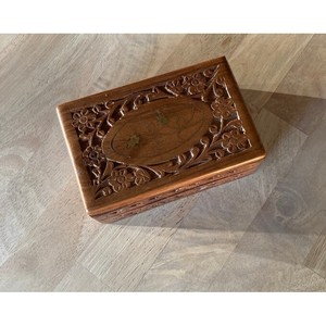 Marco de Fotos de Madera de Sheesham Tallado a Mano con Motivos Florales, Venta al Por Mayor - Product Image 1