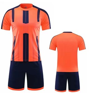 Ensemble de maillots de football personnalisés avec nom et numéro du joueur, impression numérique sublimée, respirant, 100% polyester, 2 pièces, entraînement, OEM - Product Image 1