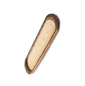Longue bougie en bois avec remplissage en cire crémeuse et plusieurs mèches espacées uniformément dans un design minimaliste et moderne. - Product Image 4
