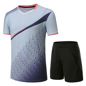 Ensemble de tennis unisexe 2 pièces en polyester 100 % écologique, anti-humidité, avec impression de logo personnalisé sur le devant, extensible dans les 4 sens - Product Image 1