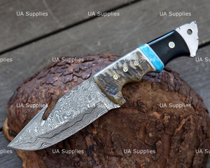 Cuchillo de acero de Damasco con gancho para tripas, hoja fija de punta caída, 0.5mm de grosor, para camping y bushcraft, con incrustaciones de turquesa y mango de cuerno de carnero, con funda de cuero - Product Image 2