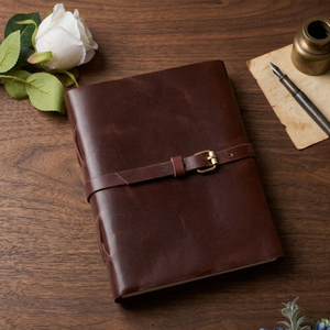 Journal en cuir le plus vendu |   Journal artisanal vintage avec fermeture à boucle |   Cahier d'écriture |   Carnet de notes élégant pour cadeau |   2026 - Product Image 1