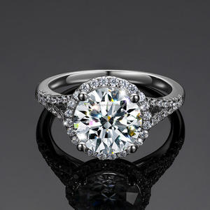 Bague de mariage en argent sterling 925 avec pierre centrale ronde en moissanite de qualité supérieure pour les distributeurs de bijoux en gros - Product Image 1