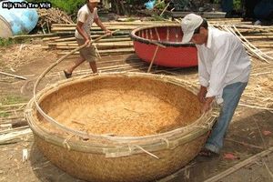 Coracle Decorativo de Bambú Vietnamita, Barco Artesanal Tejido Naturalmente para Exhibición en Festivales de Playa, Resorts, Fiestas Costeras y Eventos al Aire Libre - Product Image 6