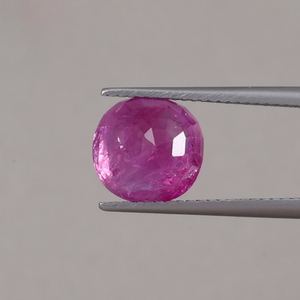 Rubí Natural Rosa de Grado AAA al por Mayor, Gema Suelta de 5.53 Quilates, Corte Brillante 10x9.5mm, Certificado IGI, para Joyería Fina - Product Image 3