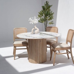 Silla de Comedor de Madera y Ratán Vandana Falcon Altis para un Asiento Cómodo y Elegante en Hogares Modernos - Product Image 2
