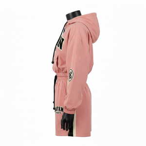 Conjunto de Pantalones Cortos y Chaqueta Cortavientos para Mujer, Elegante, Transpirable, Paneles de Tela de Nailon, Logotipo Chenille Personalizado, Tallas Grandes - Product Image 3