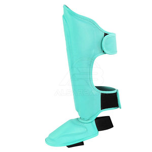 Protections de tibia en tissu confortable, design personnalisé avec votre propre logo, sangles réglables, pour l'entraînement. - Product Image 3