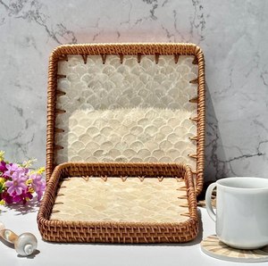 ถาดเสิร์ฟทรงกลมสไตล์คลาสสิก ลายดอกไม้สีเหลือง MOP พร้อมหูจับ สำหรับใส่ของหวาน อาหาร ผลไม้อบแห้ง - Product Image 3