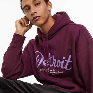 เสื้อฮู้ดดี้ OEM ตัวอย่างฟรี ชุดเซ็ตสำหรับทุกเพศ ผ้าฟลีซ 100% คอตตอน แขนยาว มีกระเป๋า ทรงโอเวอร์ไซส์ ขายส่ง สีดำ - Product Image 5