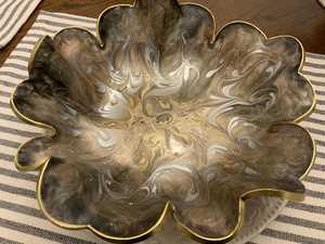 ถาดเสิร์ฟงานฝีมือทำมือลายเกลียวเงินและทองเรซิ่นแบบสั่งทำพิเศษ ทาสีด้วยมือ ดีไซน์เหนือกาลเวลา - Product Image 2