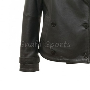 Veste en cuir de luxe pour femme, texture douce, finition haut de gamme, conçue pour les amateurs de mode haut de gamme à la recherche de vestes en cuir. - Product Image 4