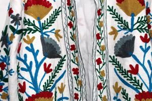 Veste Suzani brodée à la main Veste Suzani faite à la main pour femmes - Product Image 6