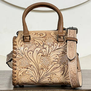 Nouveau sac Speedy en cuir artisanal à motif floral cerise et à carreaux, élégant sac bandoulière avec poignée supérieure pour femme - Product Image 5