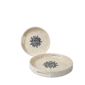 Plateau de service rond en nacre fait main, décoratif, avec incrustation florale bleue, élégant pour la décoration de la maison - Product Image 1