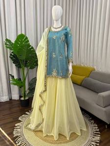 Conjunto de Kurti y Salwar Amarillo con Estampado Tradicional Fendi en Azul Aqua, de Secado Rápido, para Eid, Traje Festivo Musulmán para Fiestas, Diseño de Diseñador - Product Image 3