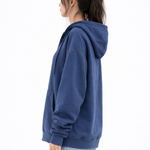 Sweat à capuche zippé uni de haute qualité pour femme, en molleton confortable et doux avec poches avant, sensation de chaleur - Product Image 3