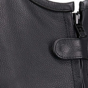 Gilet de moto en cuir matelassé personnalisé pour homme, finition premium, design réversible décontracté, protection anti-UV, fermeture éclair - Product Image 6