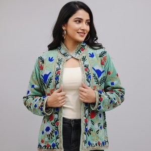 Chaqueta de Mujer Bordada en Cachemira de Algodón Premium, Color Verde Menta, con Hilo Floral, Estilo Étnico Informal - Product Image 1