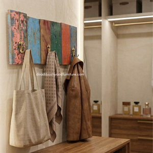 Perchero de Pared de Madera con 3 Ganchos, Estilo Rústico, Antiguo y Vintage, Hecho a Mano, Ecológico y Duradero, para Colgar Abrigos y Llaves - Product Image 2