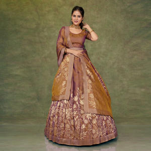 ชุดเลเฮนกาโชลีผ้าไหมบานาราสีแบบดั้งเดิมสุดหรู  ลายดอกไม้ปักดิ้นละเอียด  ผ้าไม่ยับ แห้งเร็ว กระโปรงทรงบานใหญ่  เหมาะสำหรับงานพรอม - Product Image 6