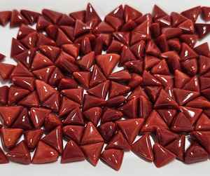 Coral Rojo Italiano en Forma de Triángulo, Color Sangre, Producto de Alta Calidad, Gema Suelta para Joyería - Product Image 2