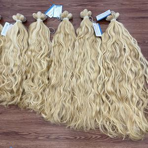 Machine d'extension de cheveux humains à trame colorée double trame cheveux couleur piano texture ondulée naturelle prête à expédier - Product Image 4