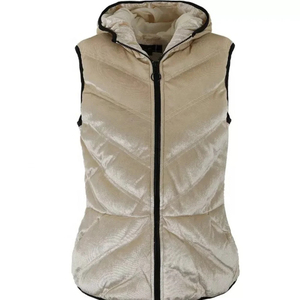 Chaleco ecuestre para mujer diseñado con acolchado ligero, corte ajustado, forro que absorbe la humedad, paneles transpirables para un rendimiento ecuestre óptimo. - Product Image 5