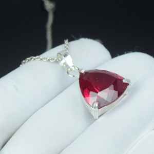 Pendentif en rubis rouge impeccable taille triligne en argent sterling 925, cadeau bijou pierre de naissance de juillet - Product Image 3