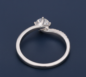 Anillo de Compromiso con Diamante Cultivado en Laboratorio de 0.58CT, Oro Blanco de 14K, VVS2, Certificado IGI, Anillo de Novia Personalizado al por Mayor - Product Image 5